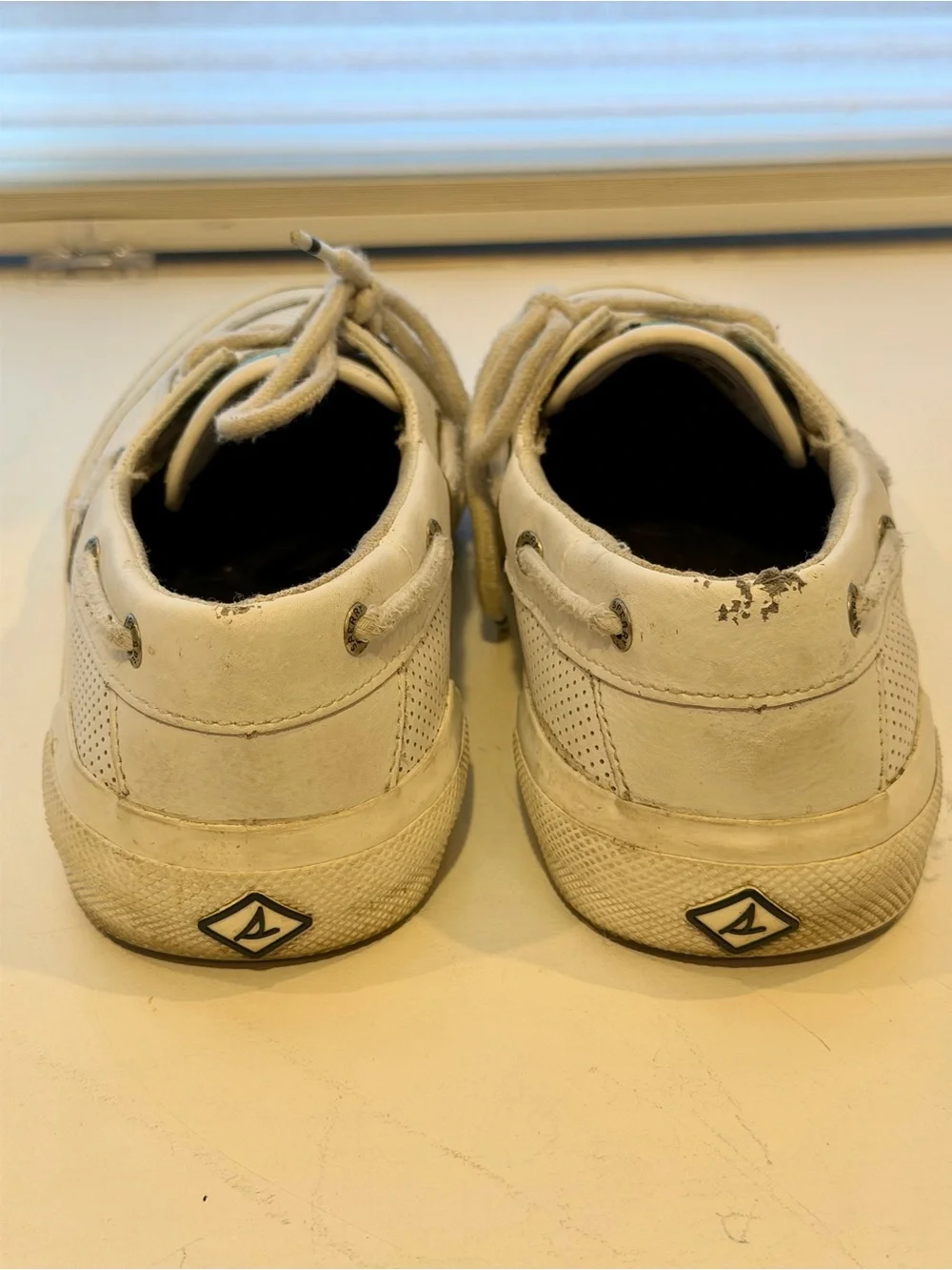 Sperry Men’s White Leather Boat Shoes Size 10.5